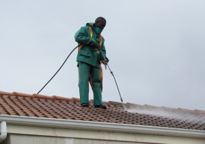 High pressure washing of roofs